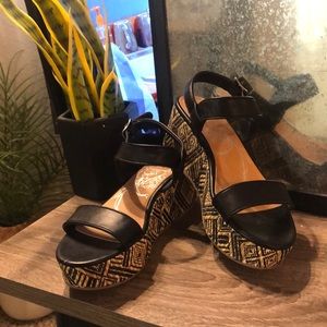 *offers accepted* DV platform sandals size 8